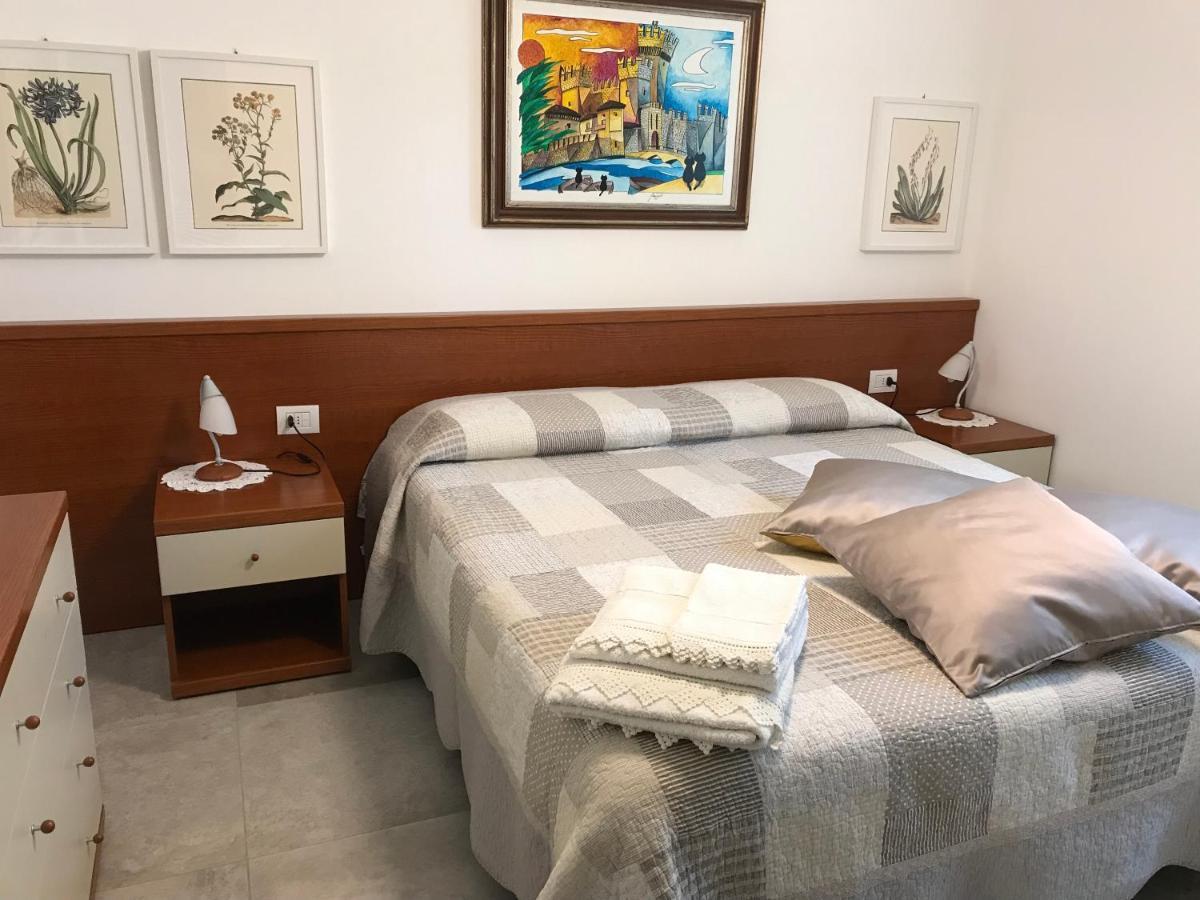 Casa Mary Due - Trilocale Con Giardino Privato A Due Passi Dal Lago Sirmione Exteriér fotografie