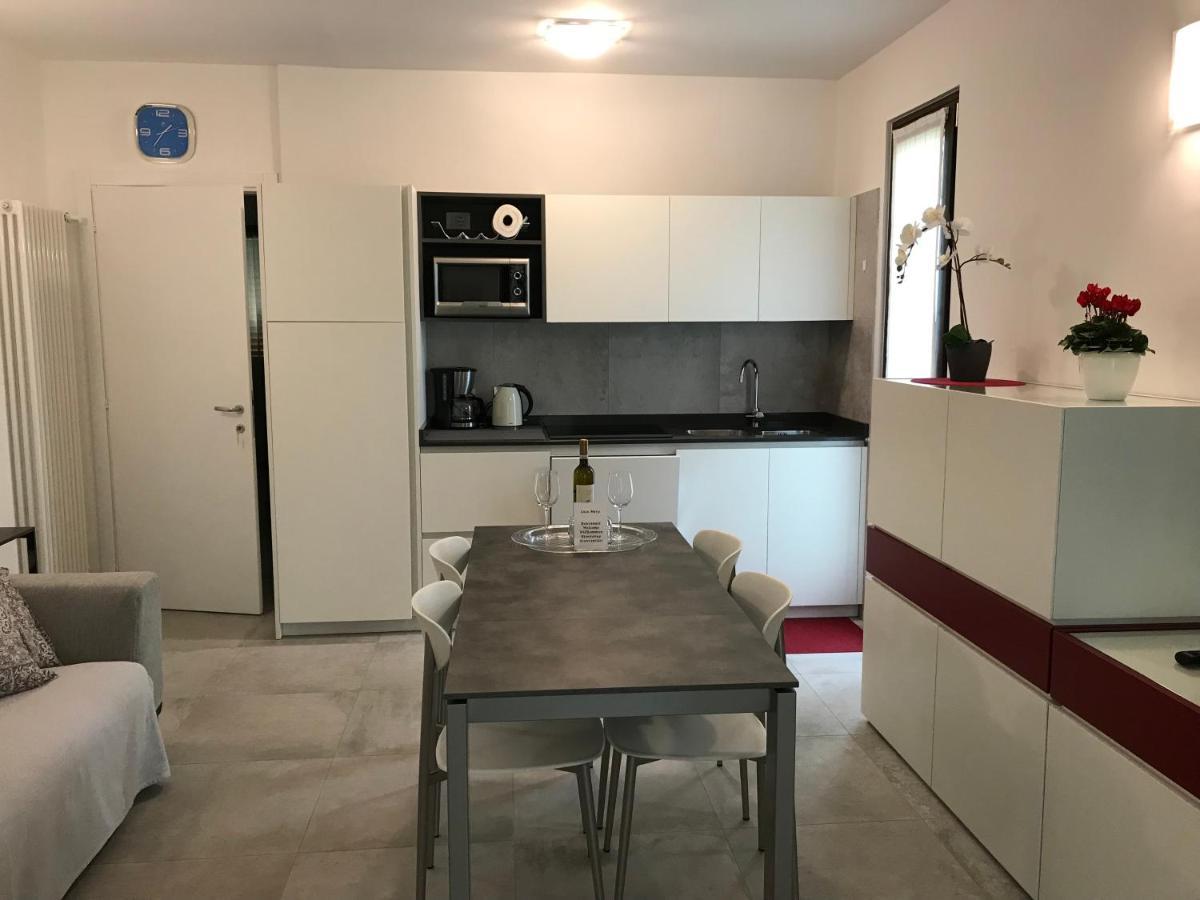 Casa Mary Due - Trilocale Con Giardino Privato A Due Passi Dal Lago Sirmione Exteriér fotografie