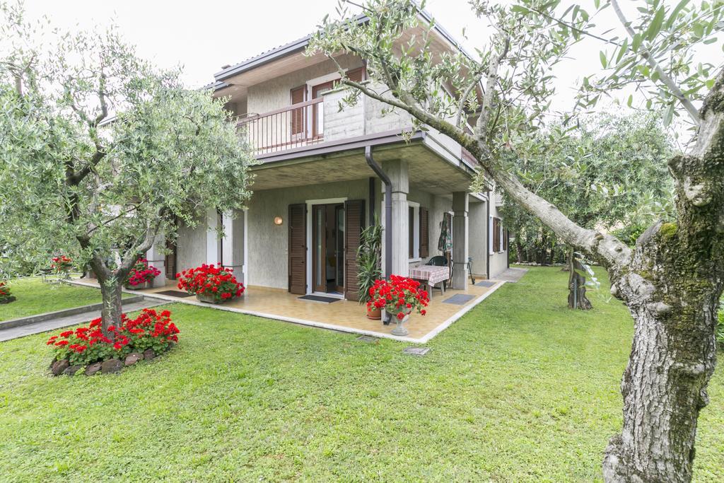 Casa Mary Due - Trilocale Con Giardino Privato A Due Passi Dal Lago Sirmione Exteriér fotografie