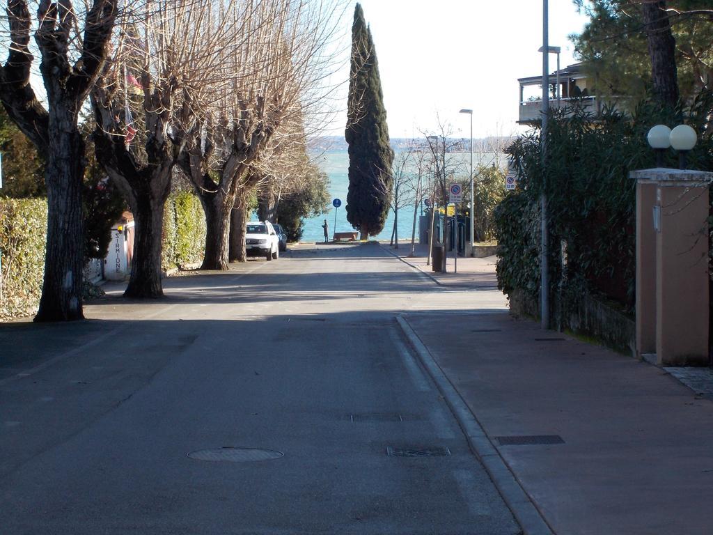 Casa Mary Due - Trilocale Con Giardino Privato A Due Passi Dal Lago Sirmione Exteriér fotografie