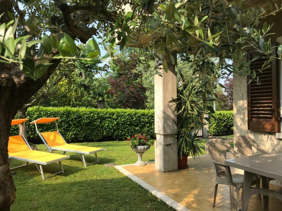 Casa Mary Due - Trilocale Con Giardino Privato A Due Passi Dal Lago Sirmione Exteriér fotografie