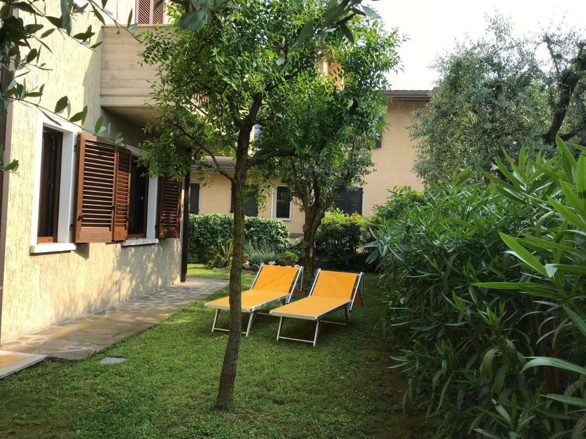 Casa Mary Due - Trilocale Con Giardino Privato A Due Passi Dal Lago Sirmione Exteriér fotografie