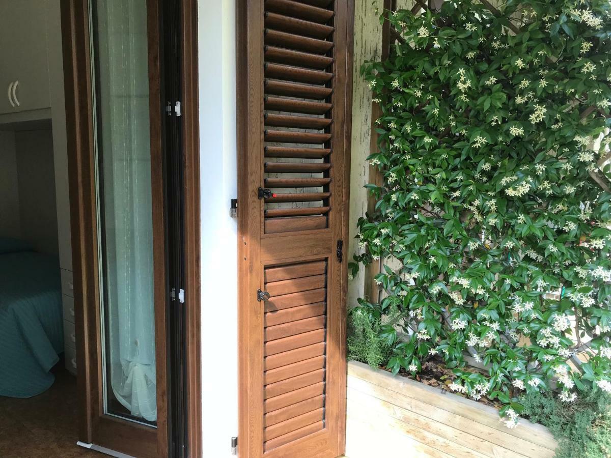 Casa Mary Due - Trilocale Con Giardino Privato A Due Passi Dal Lago Sirmione Exteriér fotografie