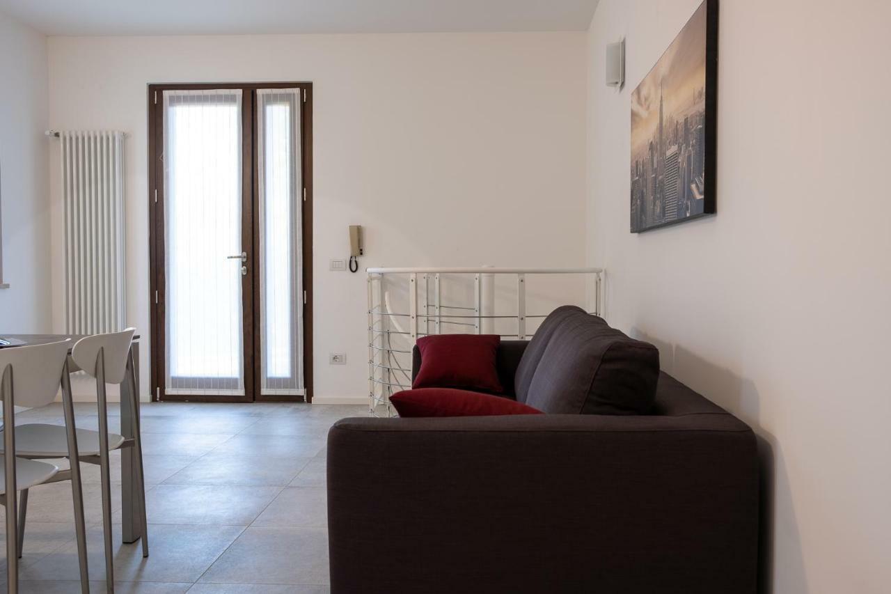 Casa Mary Due - Trilocale Con Giardino Privato A Due Passi Dal Lago Sirmione Exteriér fotografie